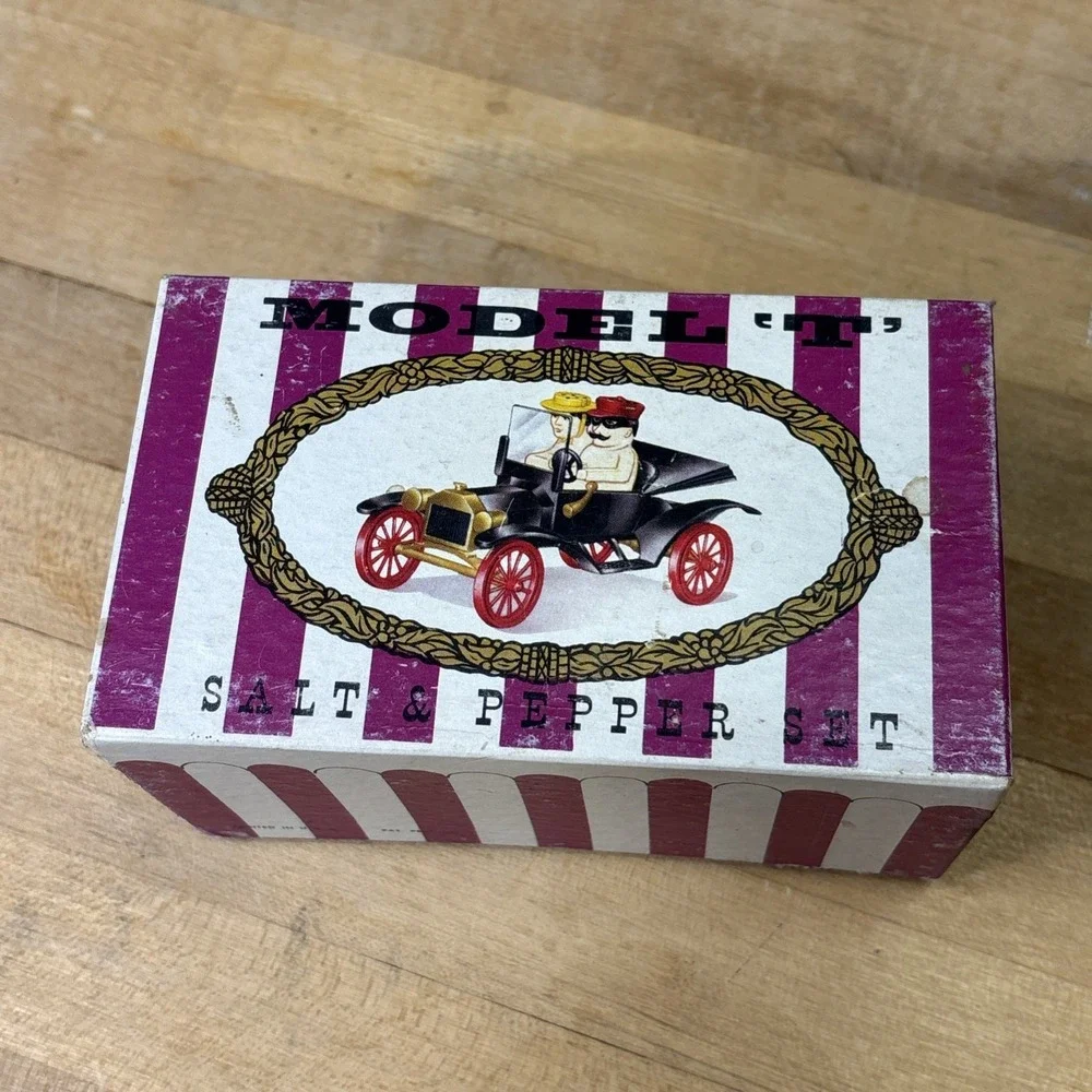Vintage Made in USA Model T Car Salt & Pepper Shaker Set w/ Original Box